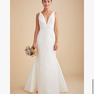 Astrid & Mercedes Spark Lace Wedding Gown romantic elegant classic size 12